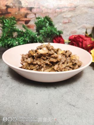 洋葱生姜炒牛肉的做法