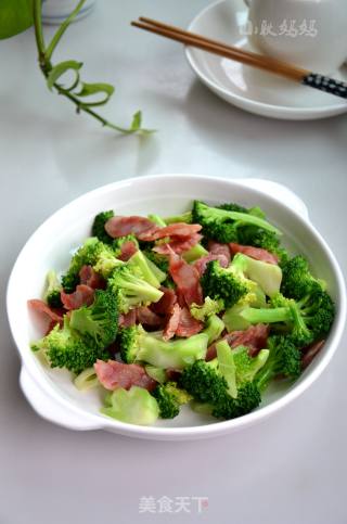 西蓝花炒腊肠的做法