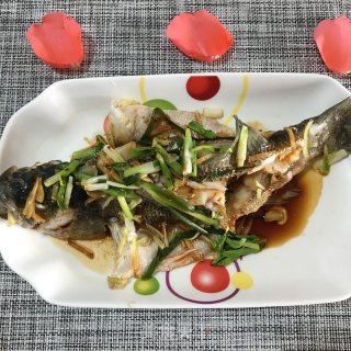 清蒸鲈鱼的做法