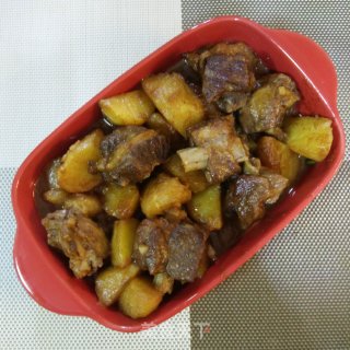 排骨炖土豆的做法
