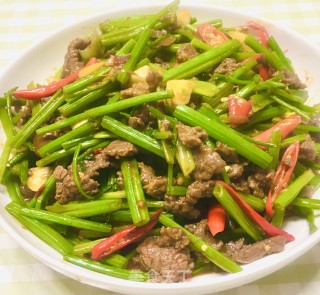 芹菜炒牛肉的做法