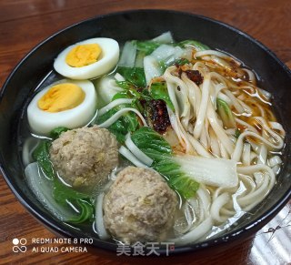 青菜肉丸鸡蛋面的做法