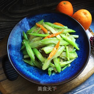 芹菜炒红薯粉的做法