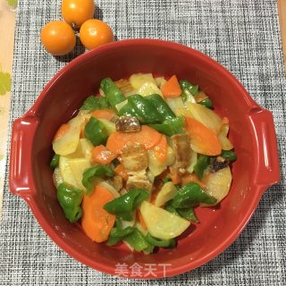 五花肉炒青椒土豆片的做法