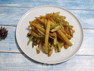 芹菜土豆条的做法