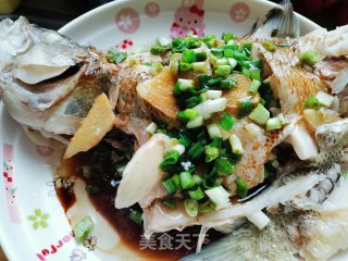 清蒸鲈鱼的做法
