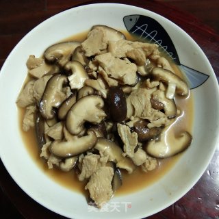 香菇炒鸡胸肉的做法