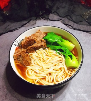 牛肉青菜热汤面的做法