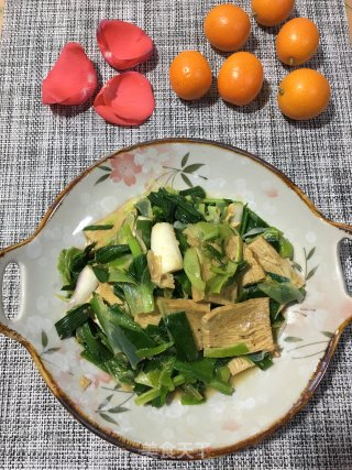 香干炒蒜苗的做法