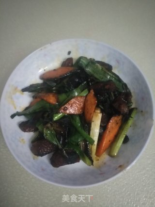 青蒜炒腊肠的做法