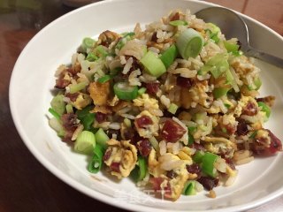 腊肠蛋炒饭的做法