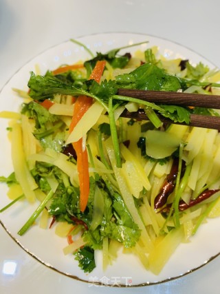 凉拌香菜土豆丝的做法
