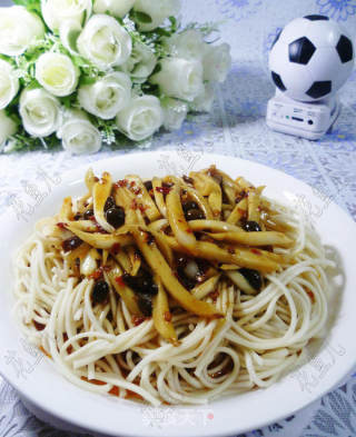 牛肉酱茭白丝盖浇面的做法