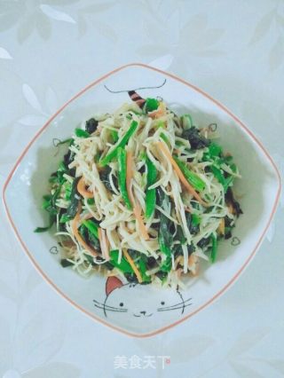 金针菇炒菠菜的做法