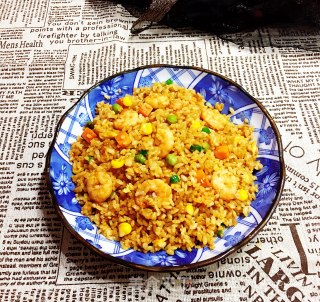 虾仁酱油炒饭