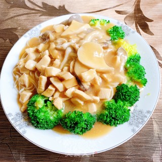 菌菇鲍汁捞面的做法