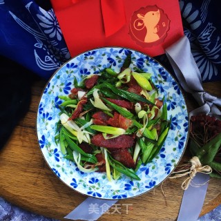 青蒜炒腊肠的做法