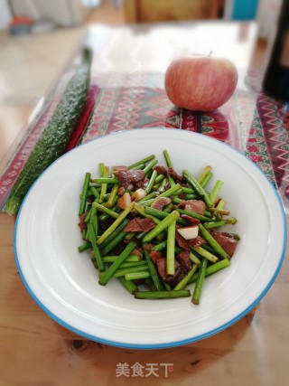 蒜苔炒肉的做法