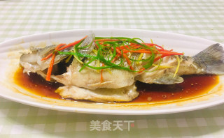 清蒸鲈鱼的做法