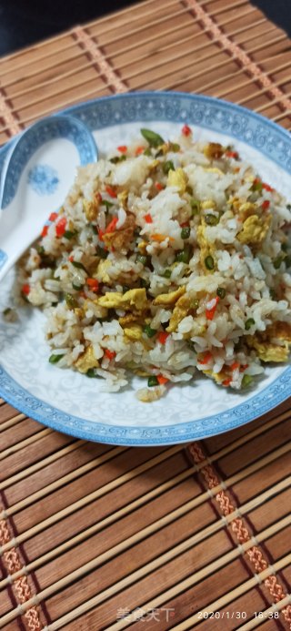 三素炒米饭的做法