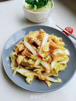 豆皮炒白菜的做法