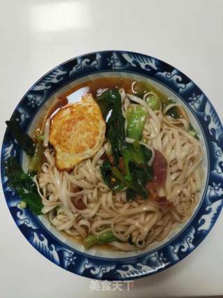 青菜牛肉鸡蛋面的做法