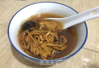 虫草花鸡肉汤的做法