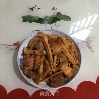 五花肉红烧笋干的做法
