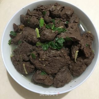 姜丝烧鸭血的做法