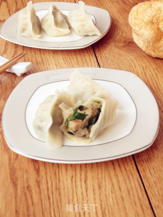 猪肉猴头菇韭菜馅水饺的做法