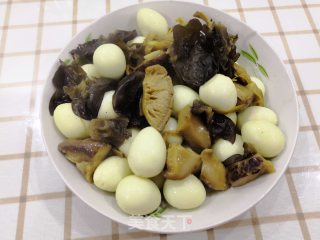 菌菇烧鹌鹑蛋的做法