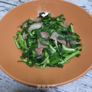 培根炒韭菜的做法