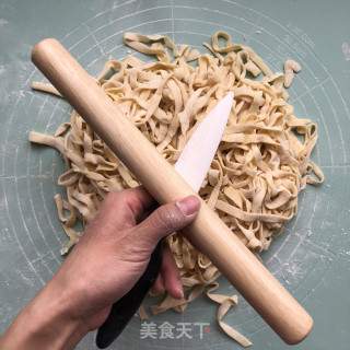 手擀鸡蛋面????的做法