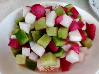 凉拌三色萝卜的做法
