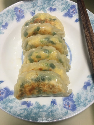 香煎韭菜饺子的做法