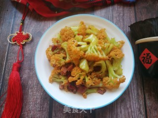 花菜炒火腿丁的做法