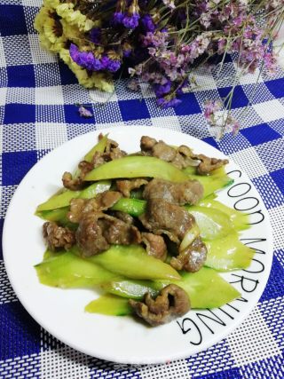 牛肉炒黄瓜的做法