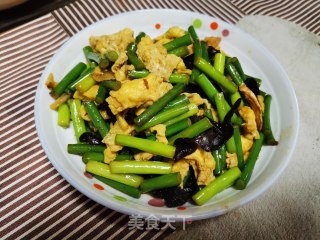 家常菜之“蒜苔炒蛋”的做法