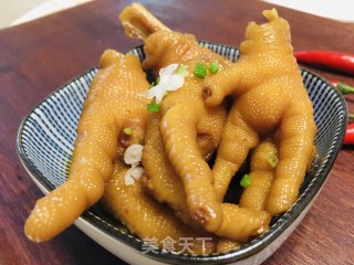 卤水鸡脚的做法