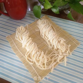 鸡蛋手擀面的做法