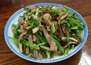 香芹豆干炒里脊肉丝的做法