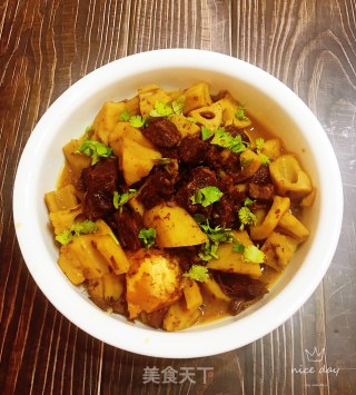 莲藕烧牛肉的做法