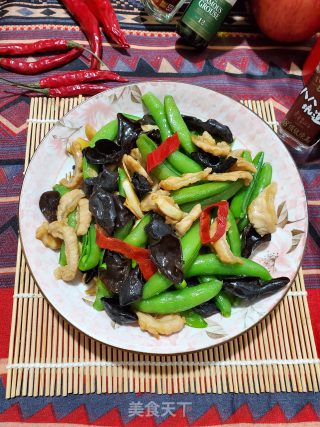 板筋肉炒甜豆黑木耳的做法