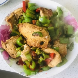 青椒黄金豆腐的做法