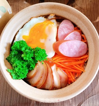 腊肉烤肠煲仔饭的做法