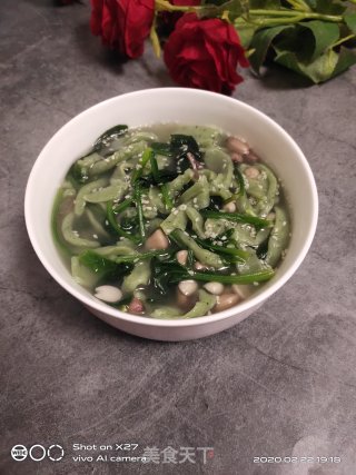 花生菠菜面的做法
