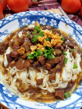 卤肉拌伊面的做法
