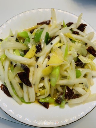 炝炒白菜根的做法
