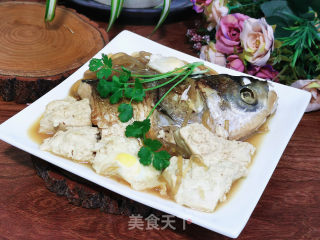 鱼头炖豆腐的做法