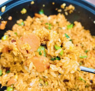 能吃三碗的【老干妈炒饭】，居家必备！！的做法